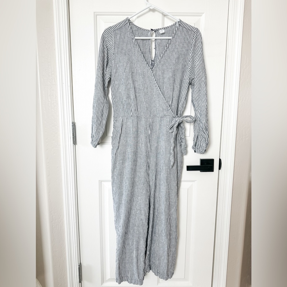 Old Navy Women’s Jumpsuit - Medium